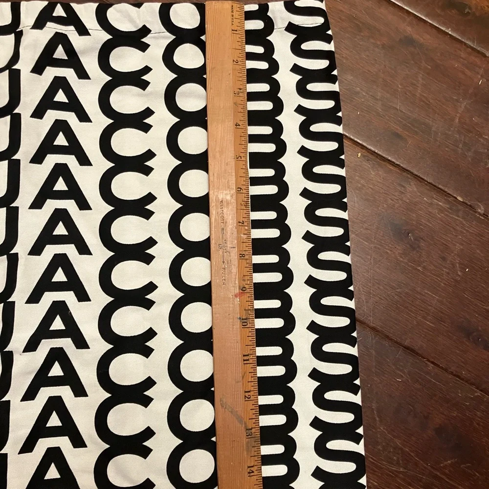 Marc Jacob’s Dust Bag - Picture 6 of 8